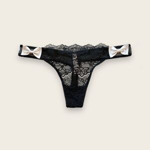 Victoria’s Secret Thong Panty Large new